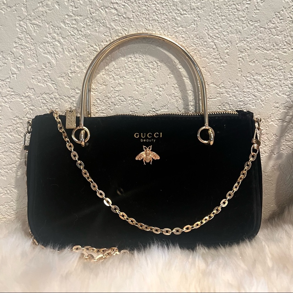 Brand New Gucci Black Velvet Cosmetic Pouch Bag Crossbody‎ withChain and Handles